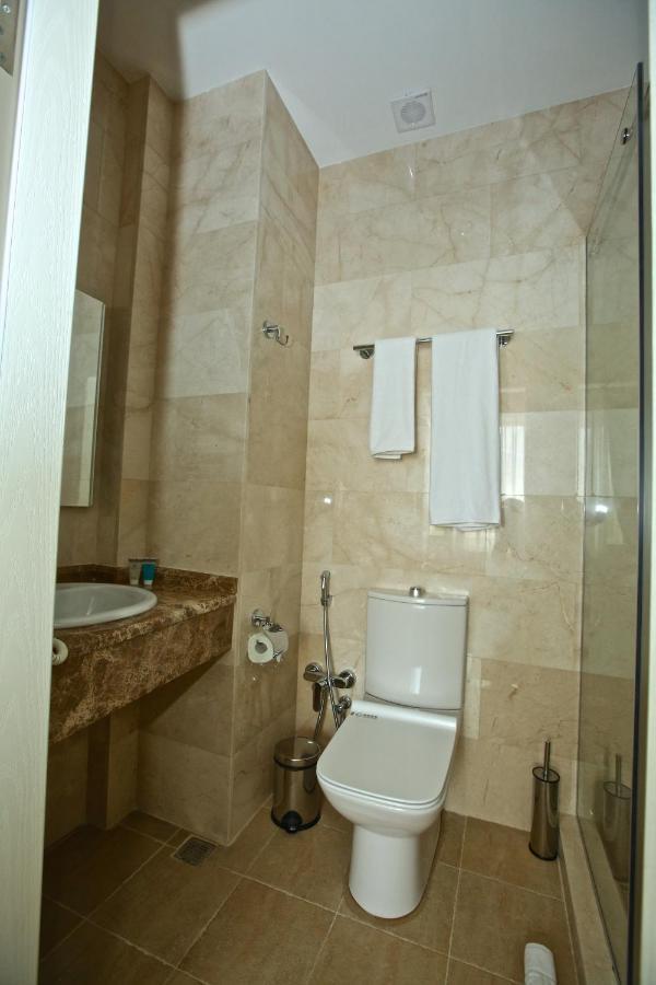 Miraj Hotel Baku Exteriör bild