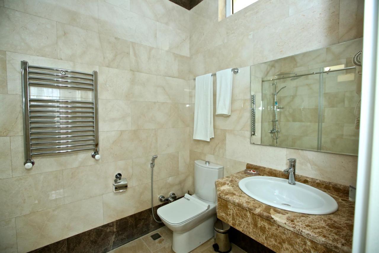 Miraj Hotel Baku Exteriör bild